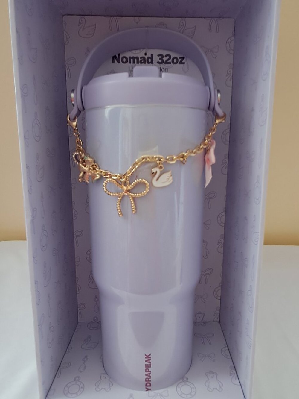 Hydrapeak  Nomad Charmed Limited Edition water bottle. BNWT/IN A BOX